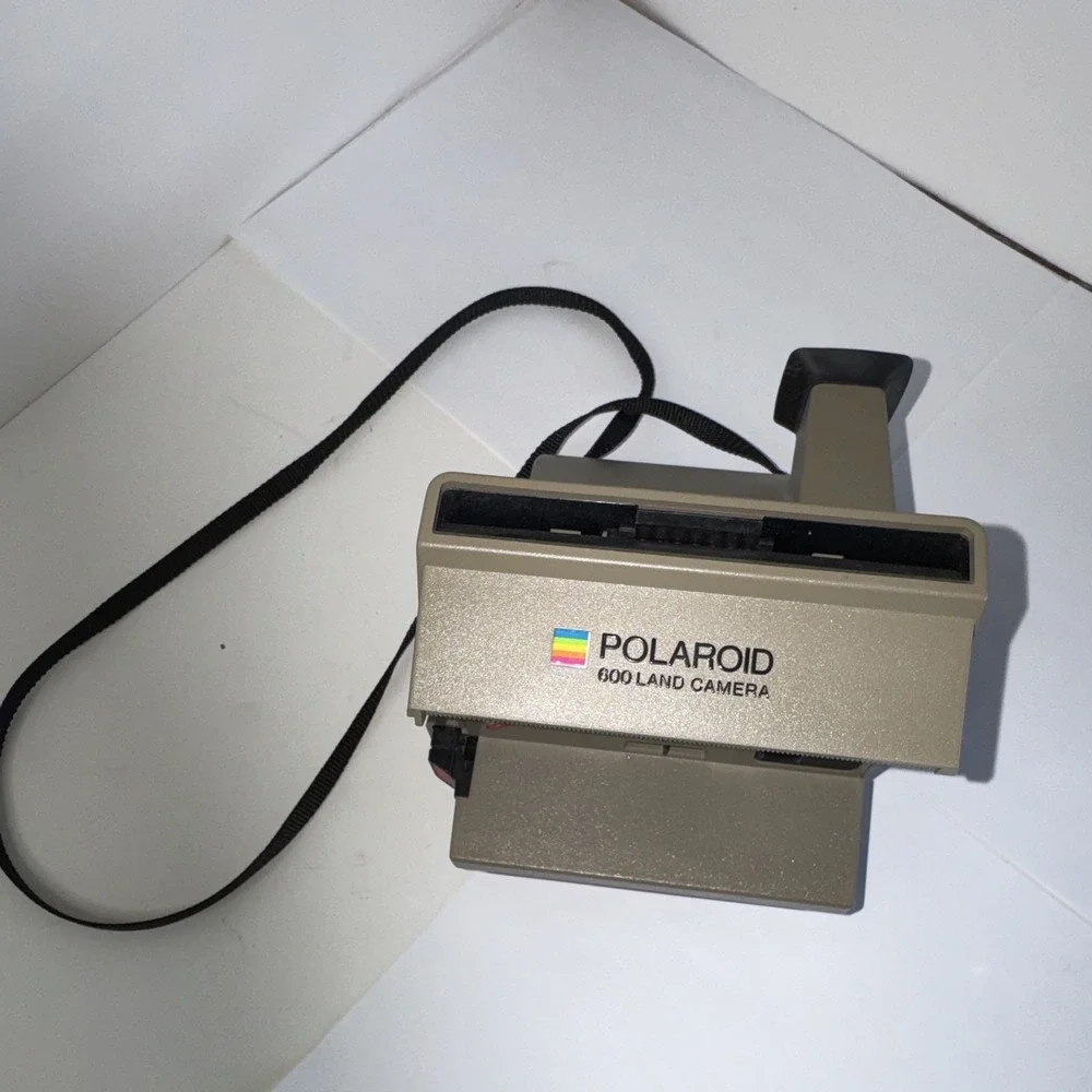 Polaroid Amigo 620 Vintage Instant 600 Land Camera, Beige